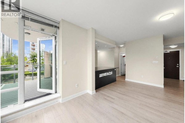 605 2968 Glen Drive, Coquitlam, BC V3B0C4 Photo 5