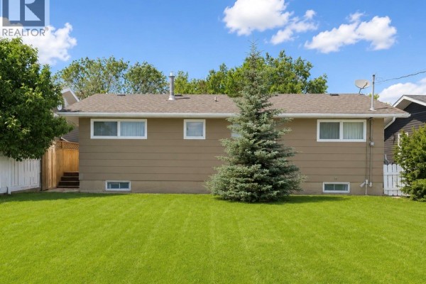 605 5th Avenue W, Assiniboia, SK, photo 2