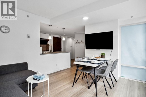605 618 Abbott Street, Vancouver, BC V6B0C1 Photo 4