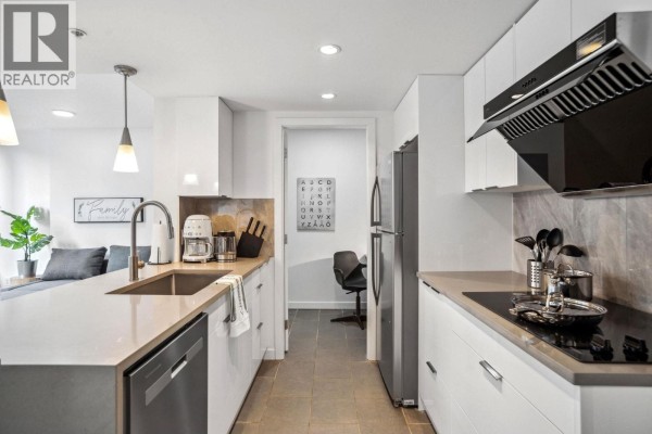 605 618 Abbott Street, Vancouver, BC V6B0C1 Photo 5