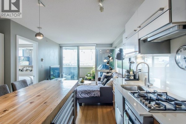 605 718 Main Street, Vancouver, BC V6A0B1 Photo 2