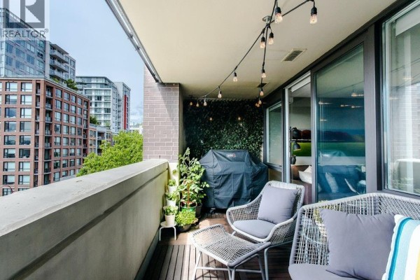 605 718 Main Street, Vancouver, BC V6A0B1 Photo 4