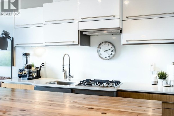 605 718 Main Street, Vancouver, BC V6A0B1 Photo 5