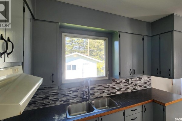 4pc Bathroom - 605 Hall Street, Kelvington, SK S0A1W0 Photo 5