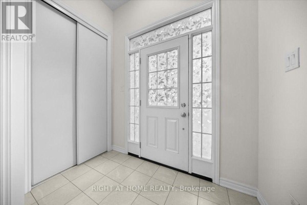 605 Silver Spruce Way, Ottawa, ON K2M0L1 Photo 4