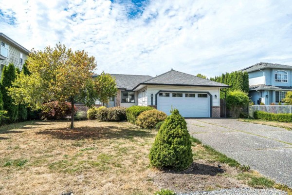 6055 170a Street, Surrey, BC V3S8H1 Photo 2