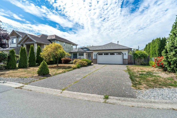 6055 170a Street, Surrey, BC V3S8H1 Photo 3