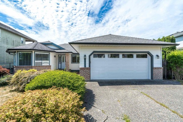 6055 170a Street, Surrey, BC V3S8H1 Photo 4