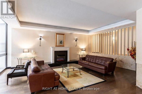 Dining room - 606 - 1333 Bloor Street E, Mississauga, ON L4Y3T6 Photo 4