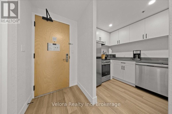 606 - 161 Laurier Avenue W, Ottawa, ON K1P5J2 Photo 5