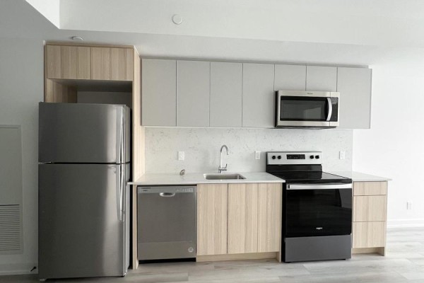606 - 2000 Bathurst Street, Toronto, ON M5P0A7 Photo 4