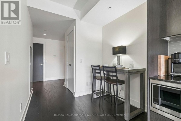606 - 3018 Yonge Street, Toronto, ON M4N2K4 Photo 5