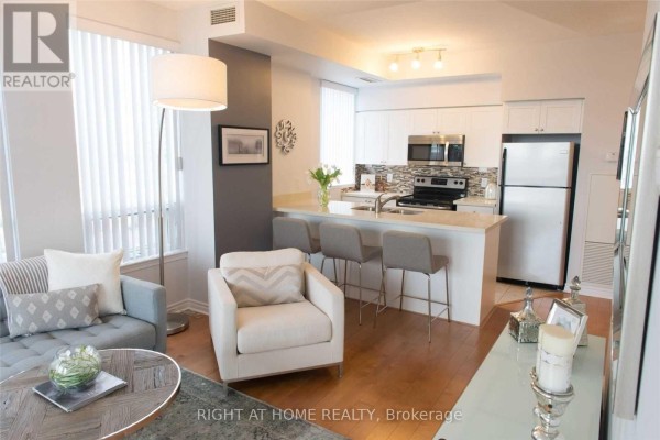 Bedroom 2 - 606 - 388 Prince Of Wales Drive, Mississauga, ON L5B0A1 Photo 5