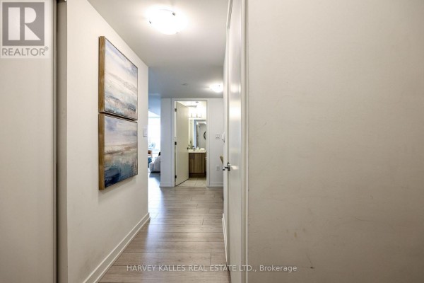Living room - 606 - 556 Marlee Avenue, Toronto, ON M6B0B1 Photo 2