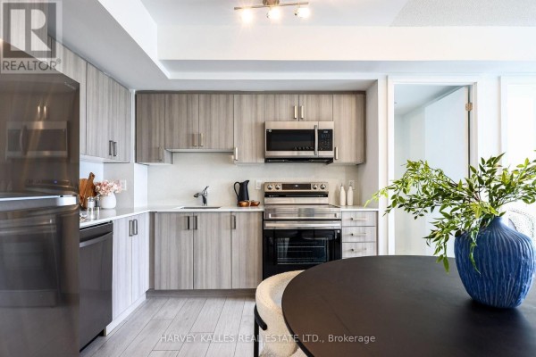Kitchen - 606 - 556 Marlee Avenue, Toronto, ON M6B0B1 Photo 4