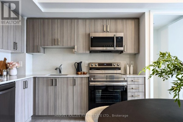 Primary Bedroom - 606 - 556 Marlee Avenue, Toronto, ON M6B0B1 Photo 5