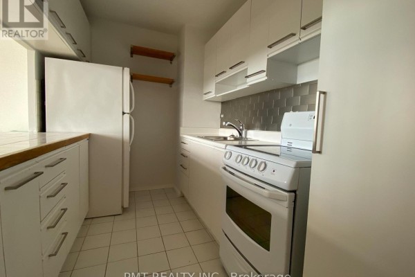 Dining room - 606 - 580 Christie Street, Toronto, ON M6G3E3 Photo 2