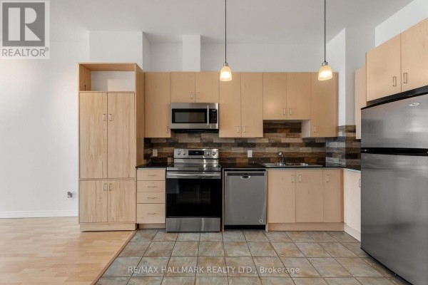 Kitchen - 606 - 797 Don Mills Road, Toronto, ON M3C1V1 Photo 3
