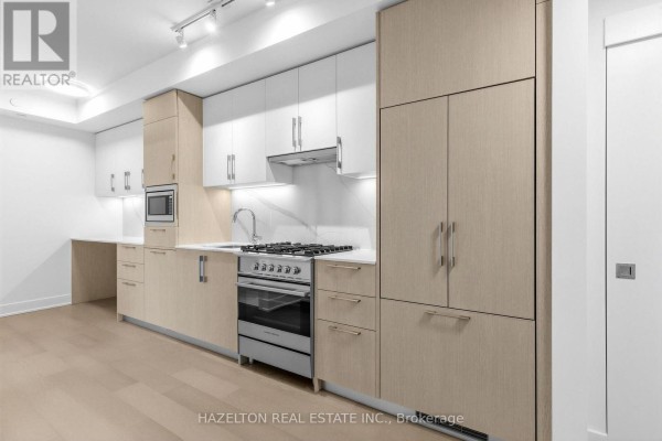 Kitchen - 606 - 8 Manor Road W, Toronto, ON M4S0E6 Photo 2