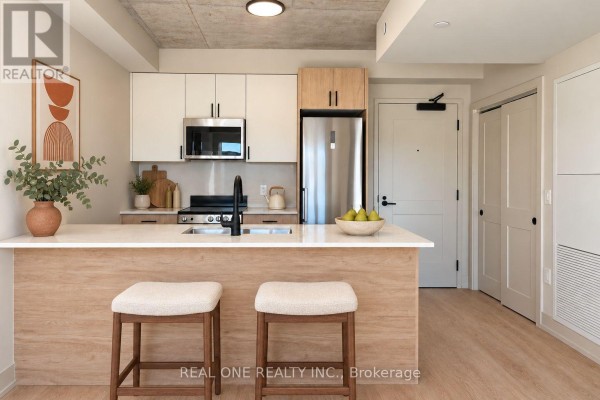 Kitchen - 606 - 810 King Street W, Hamilton, ON L8S0A7 Photo 3