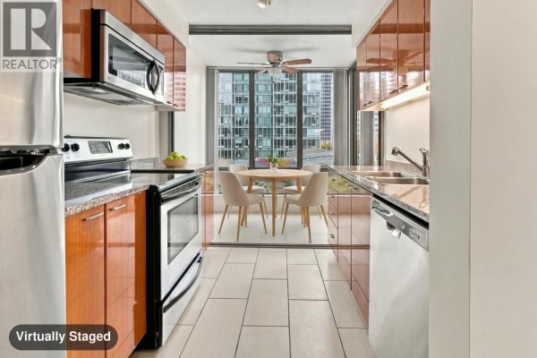 606 1288 W Georgia Street, Vancouver, BC, photo 3