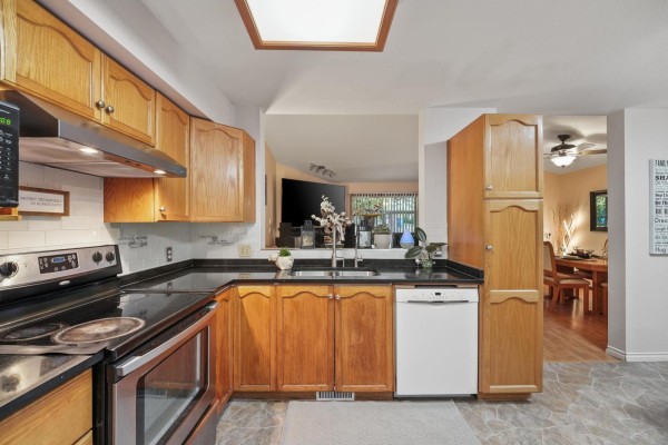 606 8260 Se 162 A Street Street, Surrey, BC V4N0P6 Photo 5