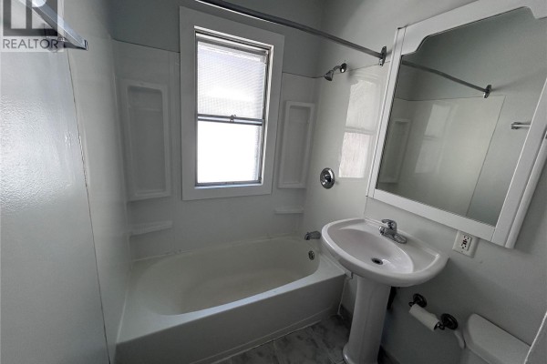 Bedroom - 606 Balmoral Street, Saskatoon, SK S7K0Y7 Photo 5