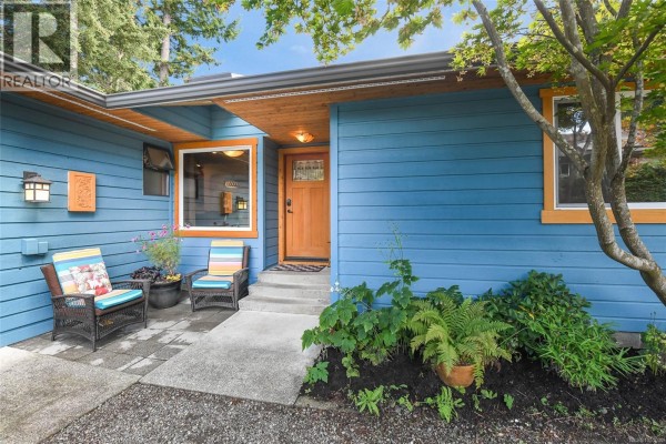 Kitchen - 606 Colby Rd, Comox, BC V9M4H8 Photo 5