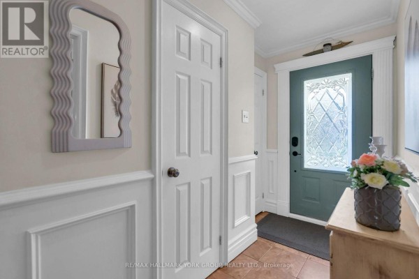 Den - 606 Haines Road, Newmarket, ON L3Y6V5 Photo 5