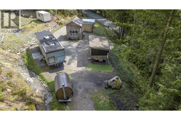6061 Garibaldi Park Road, Squamish, BC V0N1T0 Photo 3