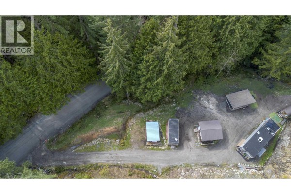 6061 Garibaldi Park Road, Squamish, BC V0N1T0 Photo 4