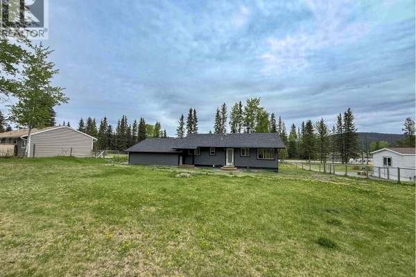 Laundry room - 6062 Norman Road, Horse Lake, BC V0K2E3 Photo 3
