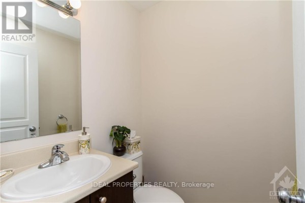 Primary Bedroom - 6063 North Bluff Drive, Ottawa, ON K1V2L6 Photo 5