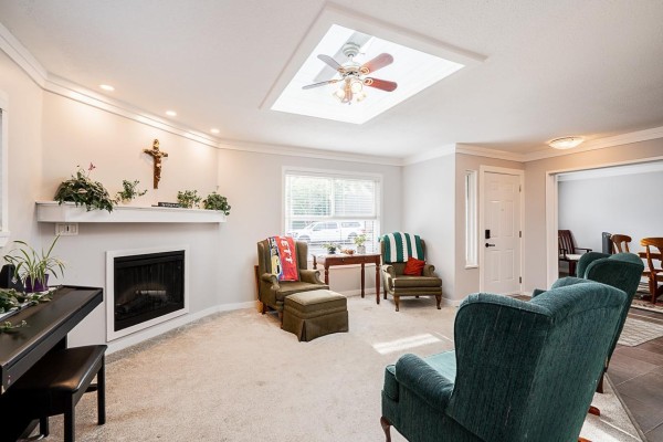 6064 Brooks Crescent, Surrey, BC V3S7L1 Photo 4