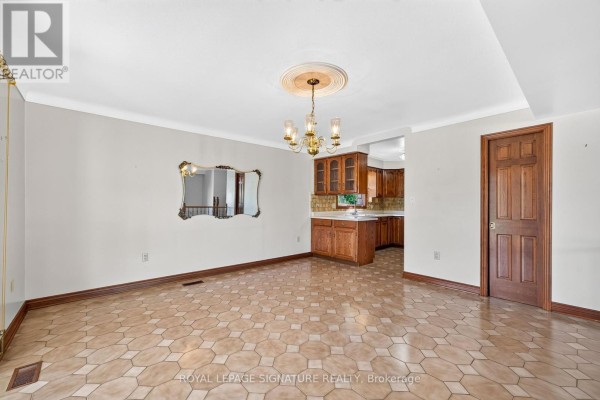 Kitchen - 6065 Saint Anthony Crescent, Niagara Falls, ON L2J3X5 Photo 3