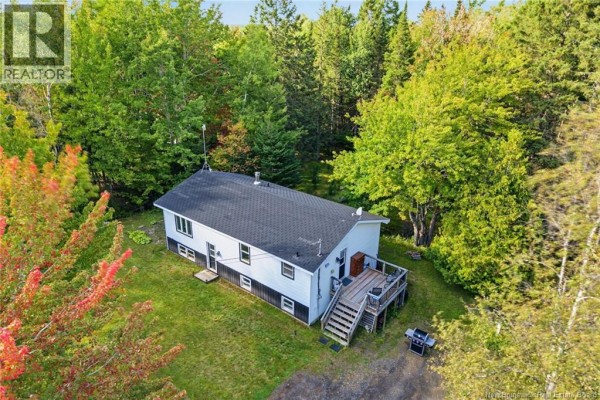 Bath (# pieces 1-6) - 6067 Route 10, Upper Salmon Creek, NB E4A1B9 Photo 3