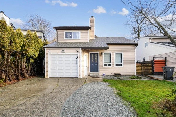 6068 Brooks Crescent, Surrey, BC V3S7L1 Photo 2