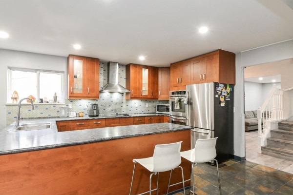 6068 Brooks Crescent, Surrey, BC V3S7L1 Photo 5