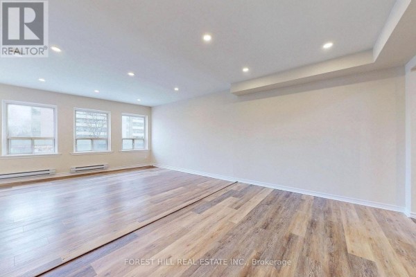 6068 Yonge Street, Toronto, ON M2M3W6 Photo 3