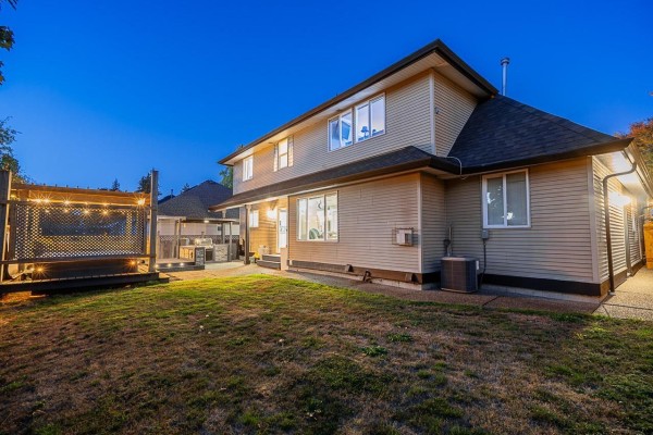 6069 170 Street, Surrey, BC V3S3Y7 Photo 3