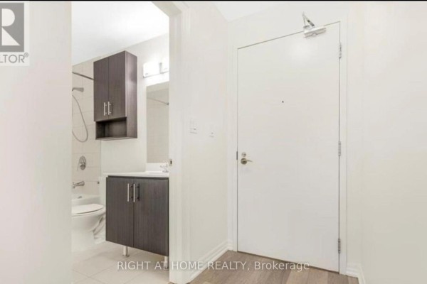 607 - 111 Worsley Street, Barrie, ON, photo 2