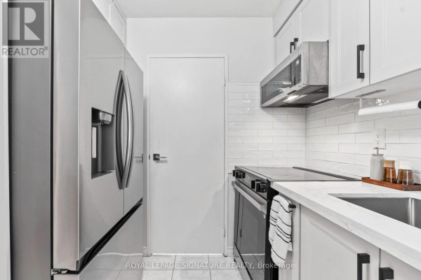 Primary Bedroom - 607 - 238 Albion Road, Toronto, ON M9W6A7 Photo 4