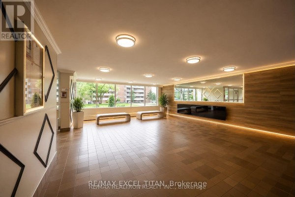 607 - 5 Glamorgan Avenue, Toronto, ON M1P4P1 Photo 2