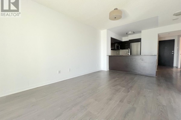 Kitchen - 607 - 5162 Yonge Street, Toronto, ON M2N0E9 Photo 3