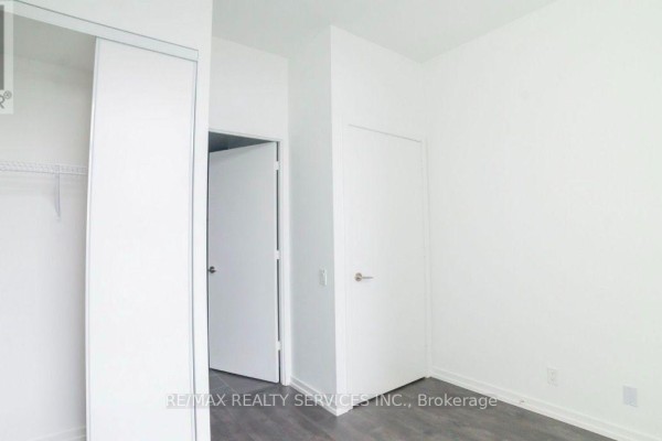 Bathroom - 607 - 7890 Jane Street, Vaughan, ON L4J2M7 Photo 5