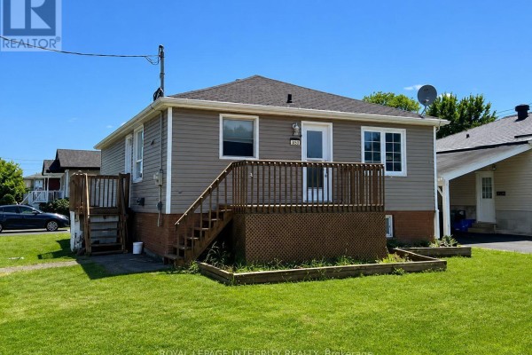 607 12th Street E, Cornwall