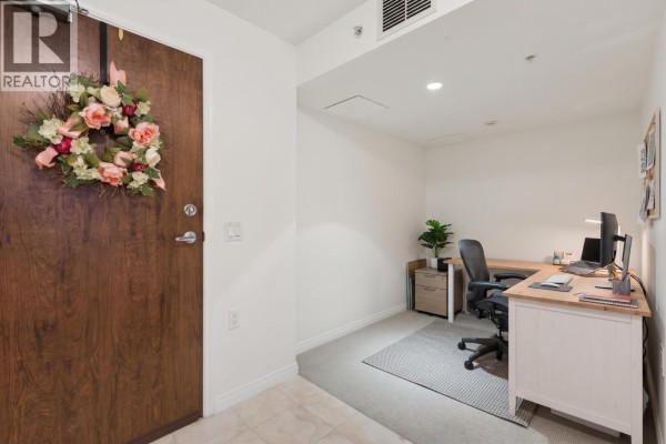 607 188 E Esplanade, North Vancouver, BC V7L4Y1 Photo 3