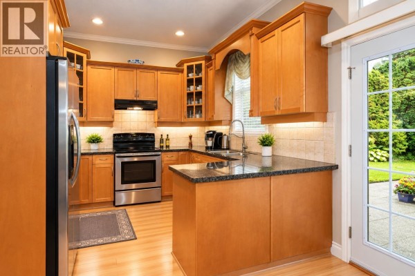 607 Sunset Avenue, Coquitlam, BC V3K2B8 Photo 5