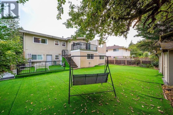6071 Drewry Crescent, Richmond, BC V7C2T8 Photo 4
