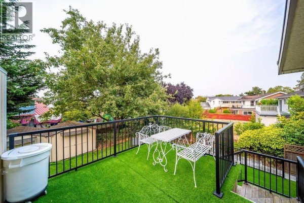 6071 Drewry Crescent, Richmond, BC V7C2T8 Photo 5